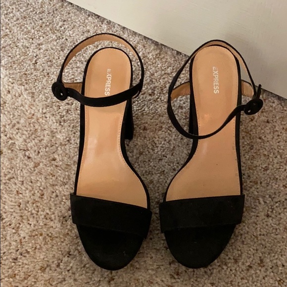 Express Heels - Picture 2 of 5